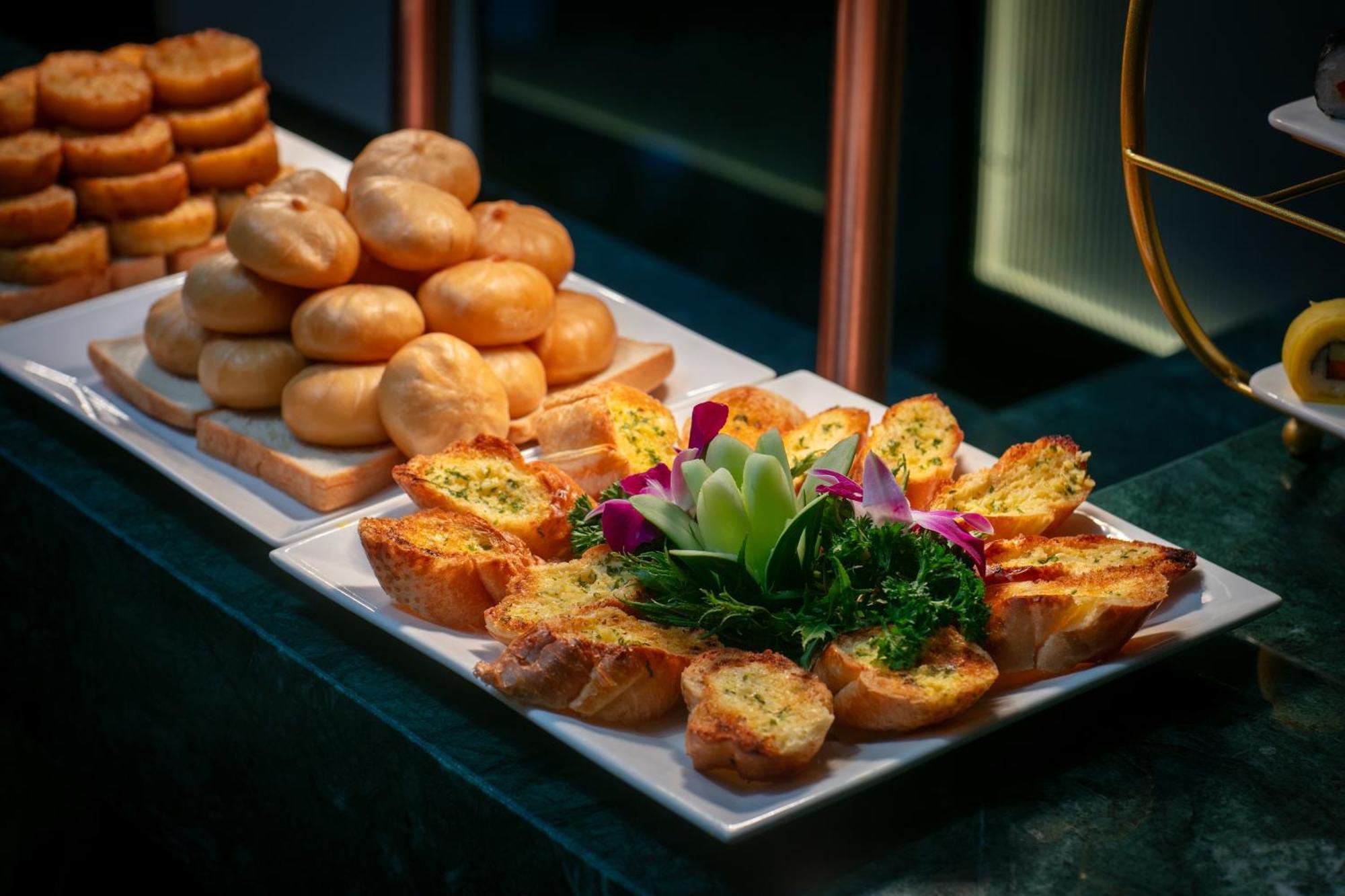 Le Premier Hotel & Rooftop Bar Hanoi Zewnętrze zdjęcie