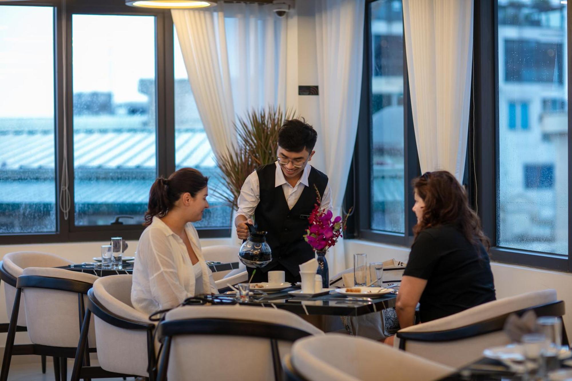 Le Premier Hotel & Rooftop Bar Hanoi Zewnętrze zdjęcie