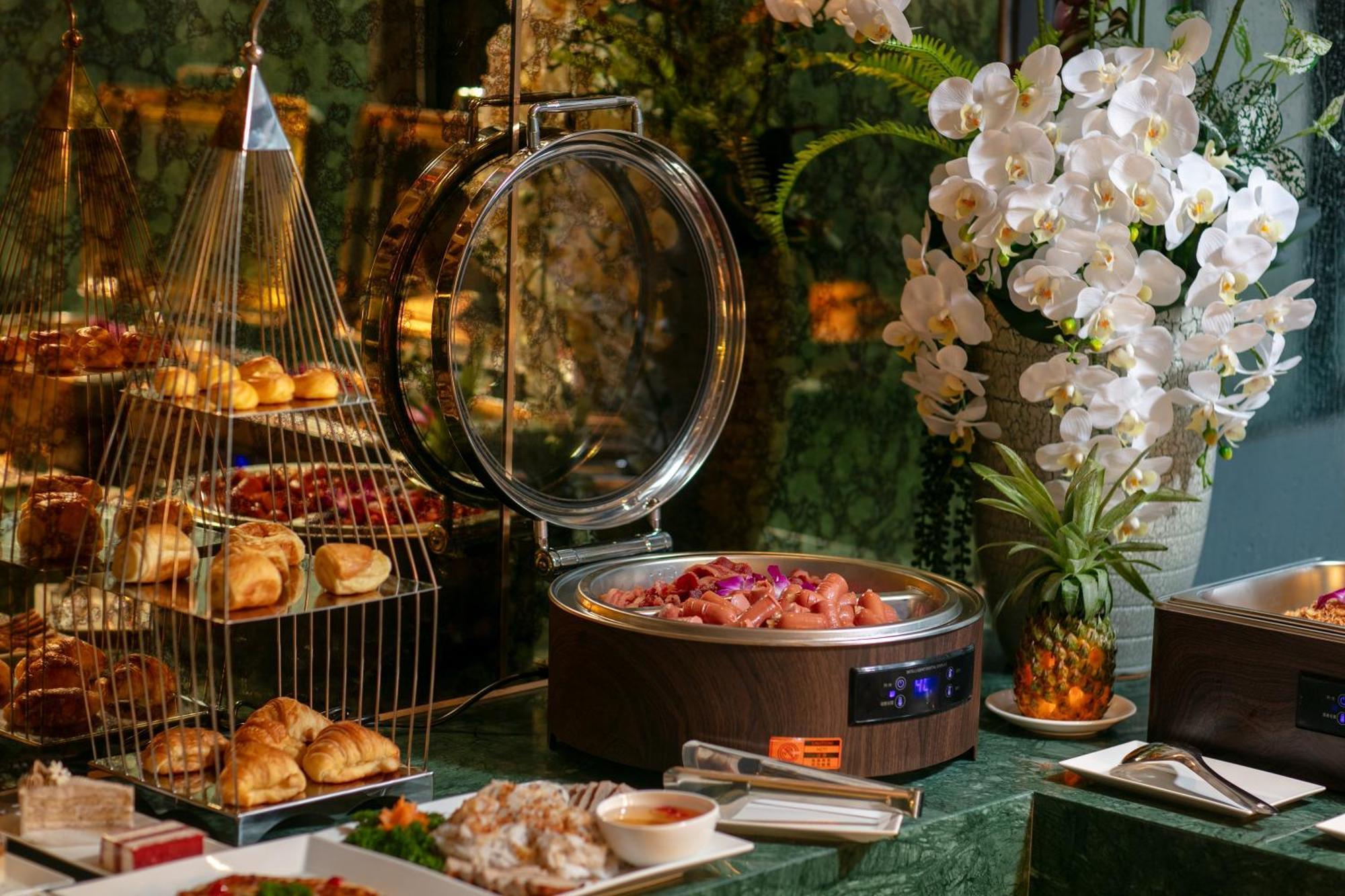 Le Premier Hotel & Rooftop Bar Hanoi Zewnętrze zdjęcie
